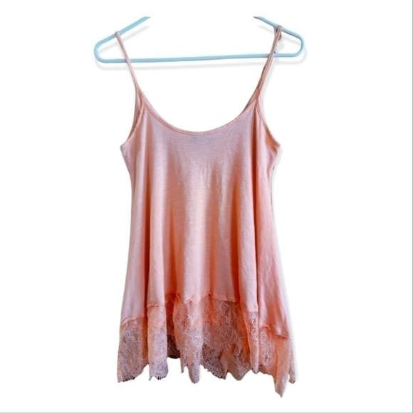 Rue21 Tops - 𝅺Rue 21 Lace Bottom Tank Top Coral